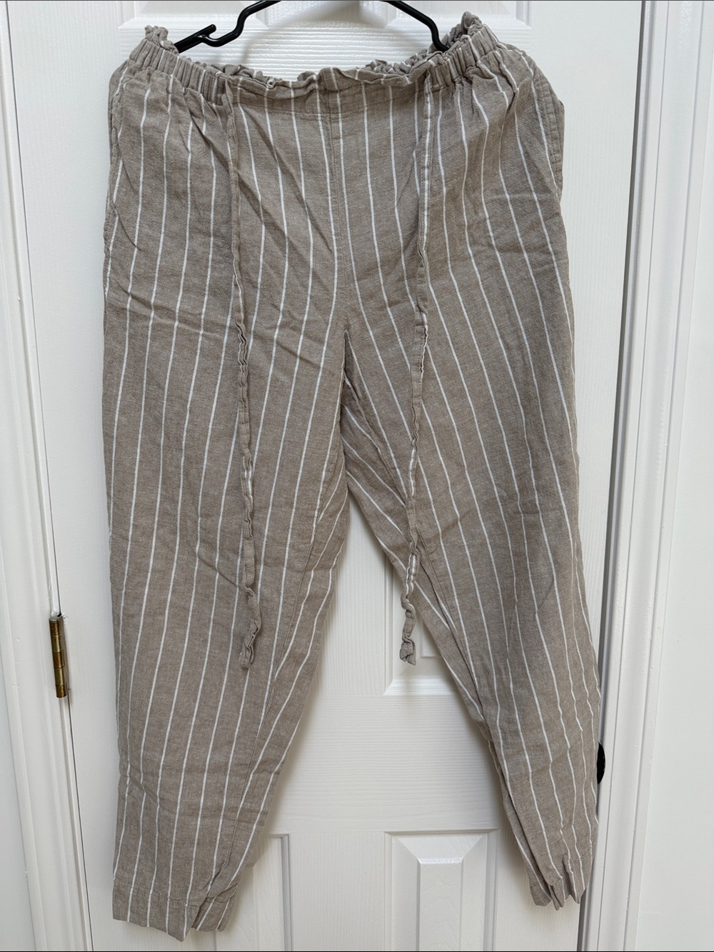beachlunchlounge Taupe with White Striped Drawstring Joggers
